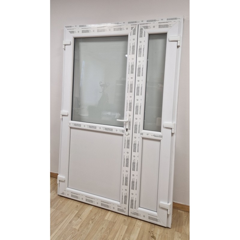 Félig Üveges Kétszárnyas Bejárati Ajtó 138x208